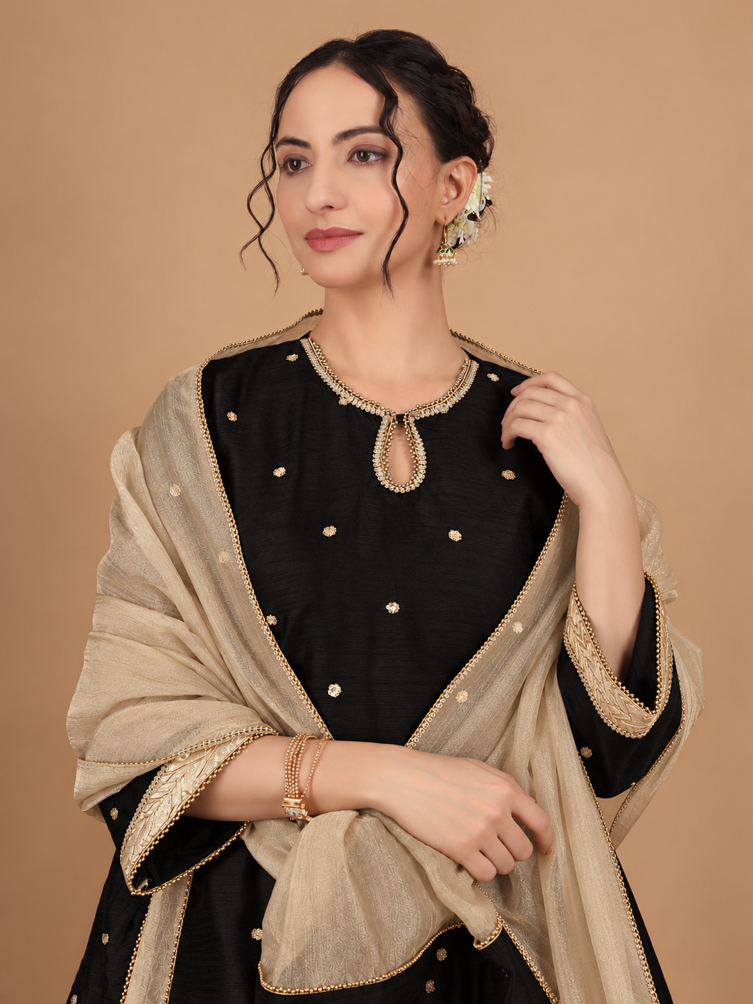 Black Rose Embroidered Kurta Set - Set of 2